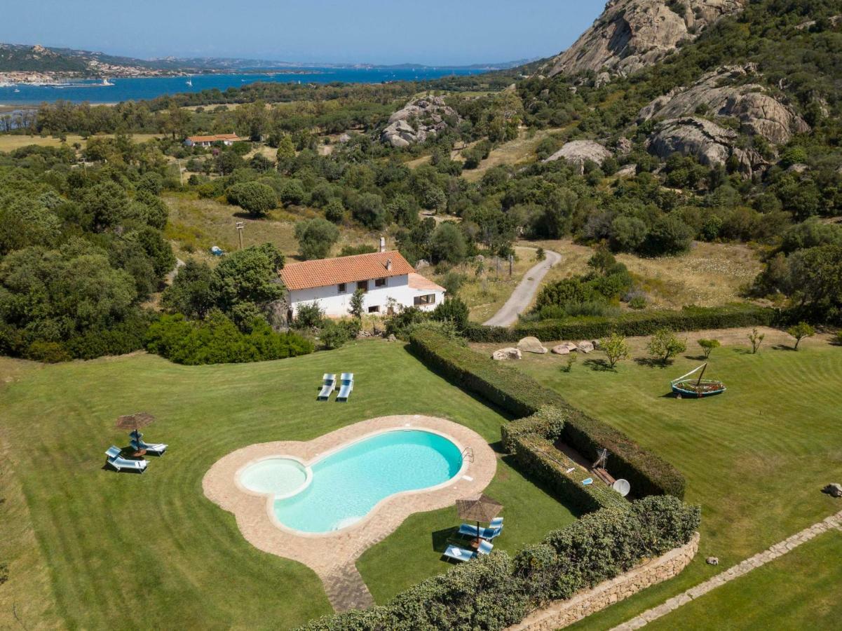 Villa Iris With Pool 바야사드리니아 외부 사진