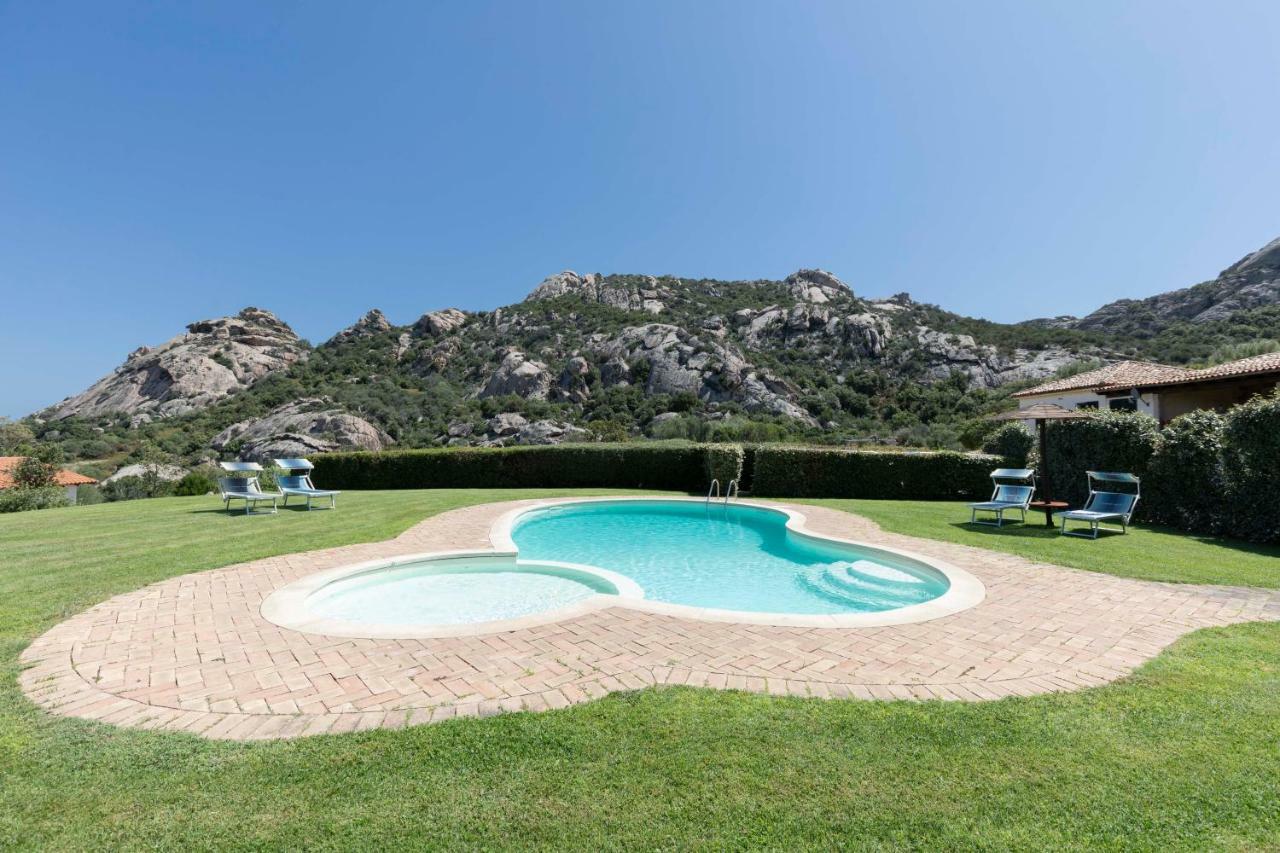 Villa Iris With Pool 바야사드리니아 외부 사진