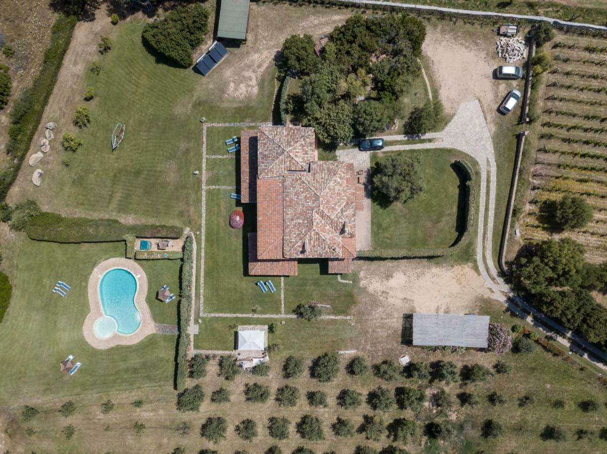Villa Iris With Pool 바야사드리니아 외부 사진